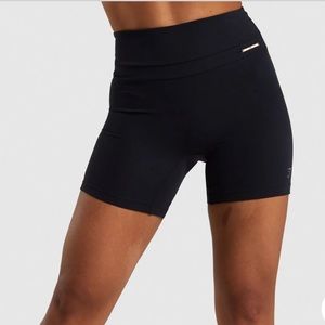 Gymshark Whitney Simmons Shorts in Black. XS NWT
